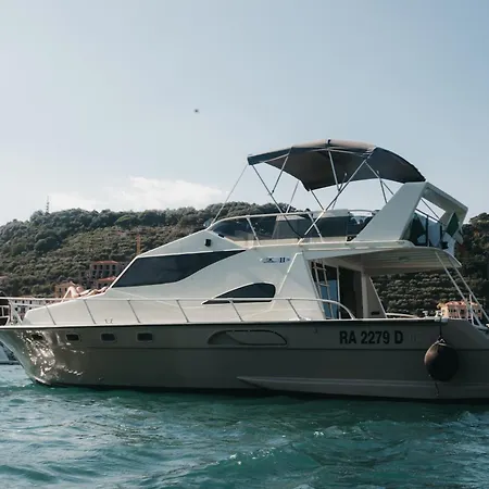 Elki4rent Botel La Spezia